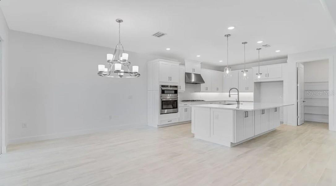 Image 3 of 34 For 899 Arbor Green Trail