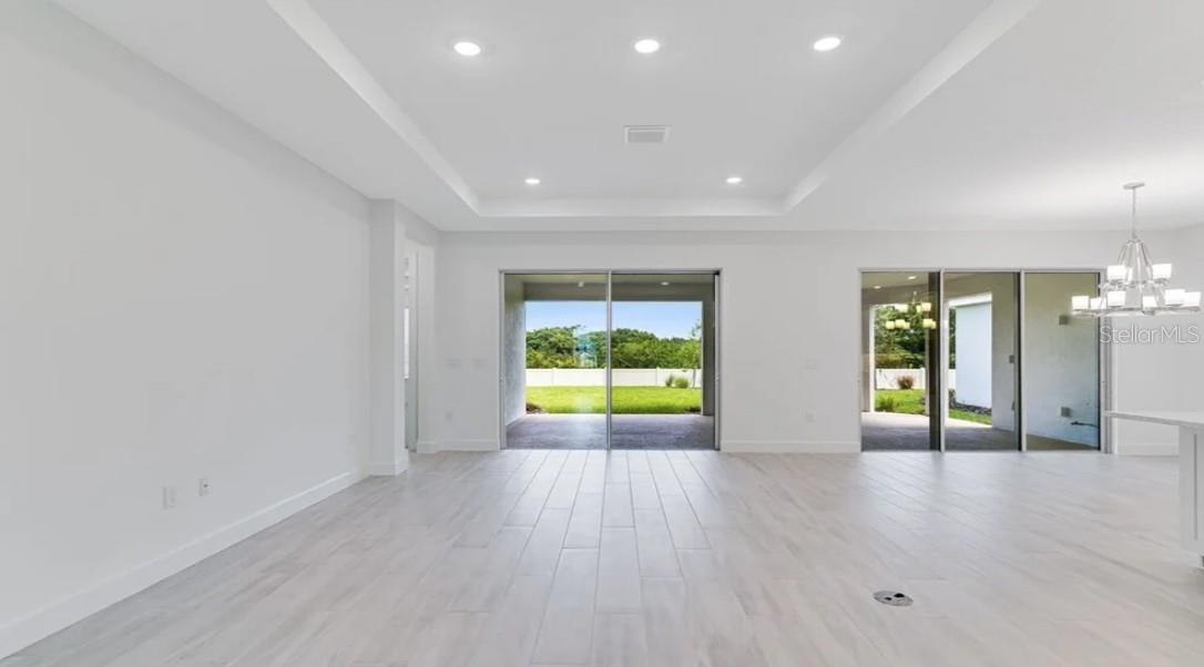 Image 4 of 34 For 899 Arbor Green Trail