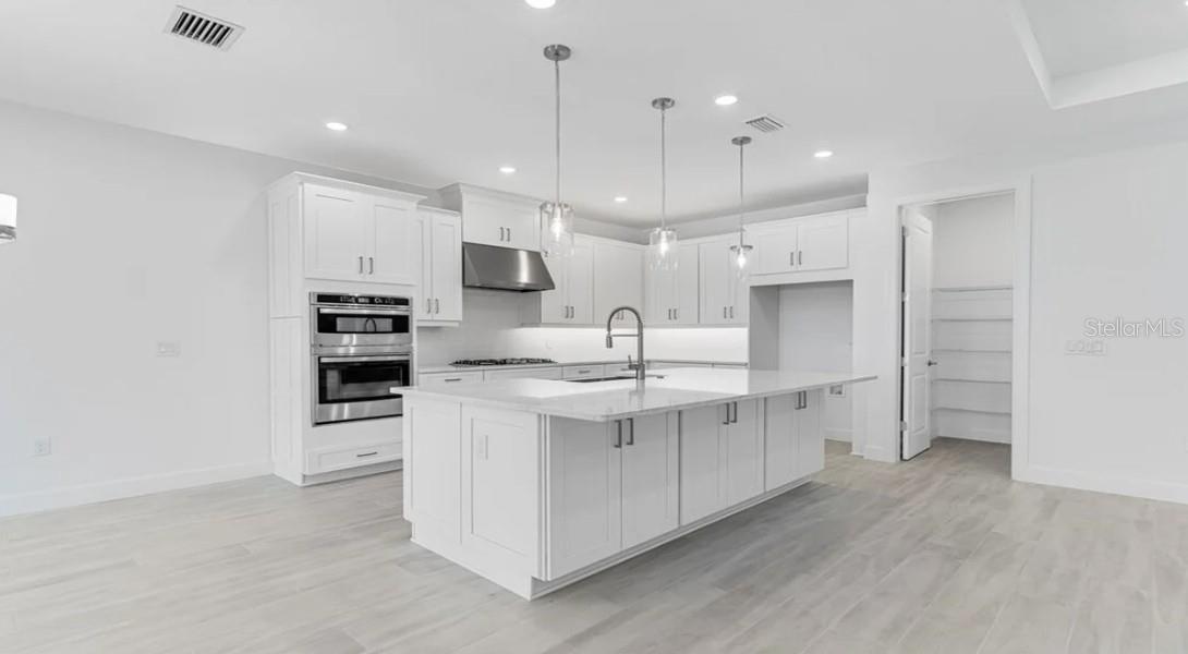 Image 7 of 34 For 899 Arbor Green Trail