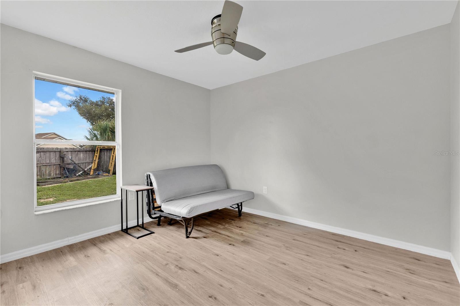 Image 15 of 28 For 623 Oakpark Loop