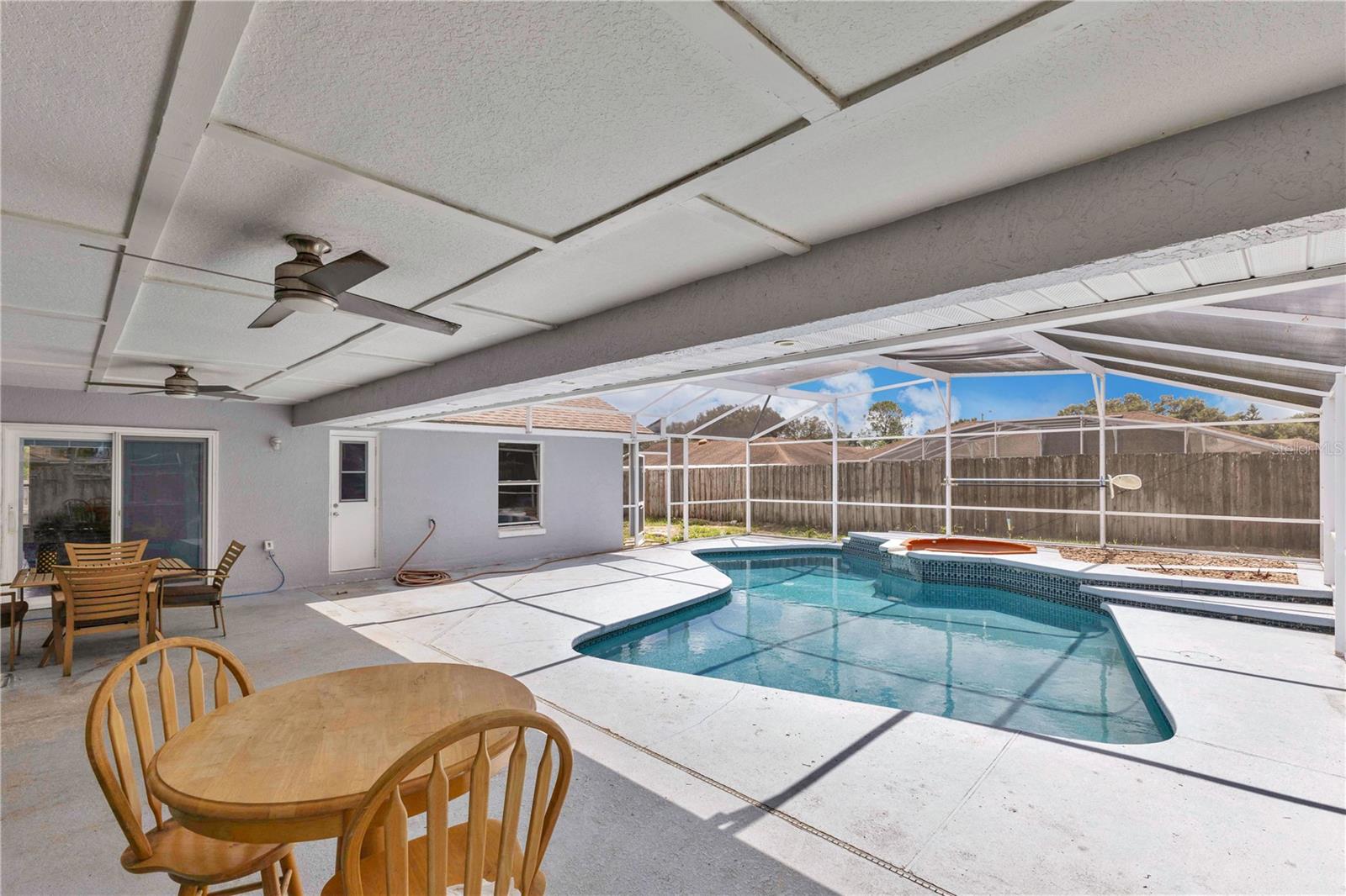 Image 20 of 28 For 623 Oakpark Loop