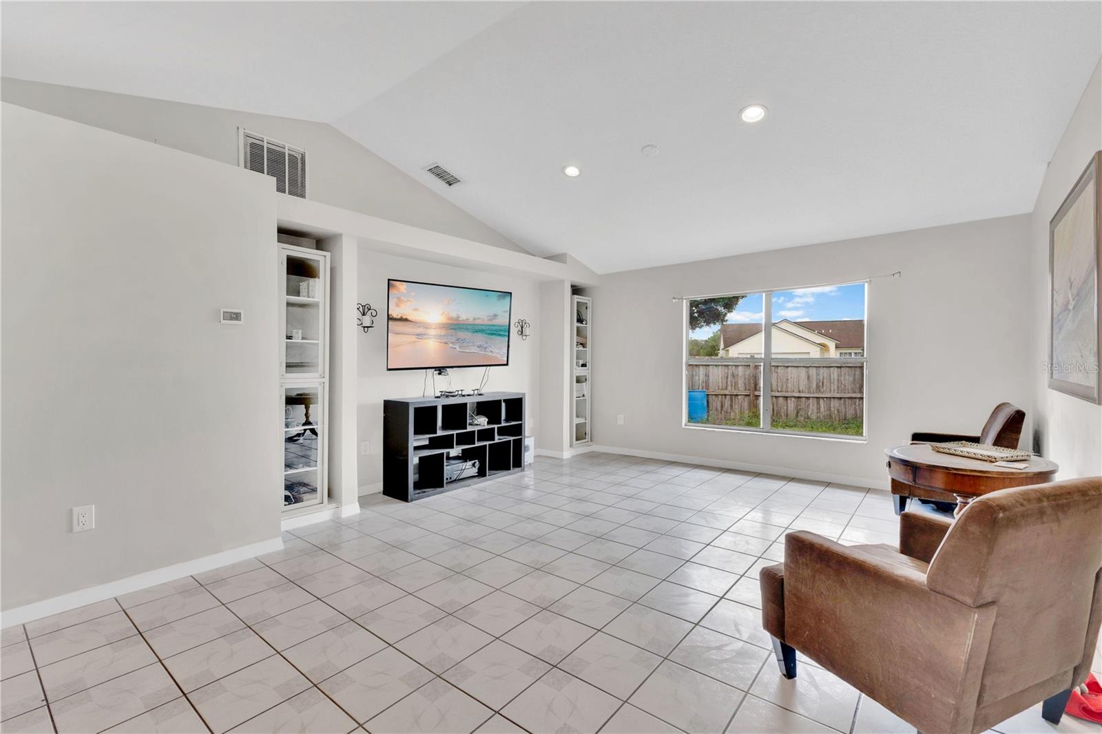 Image 3 of 28 For 623 Oakpark Loop