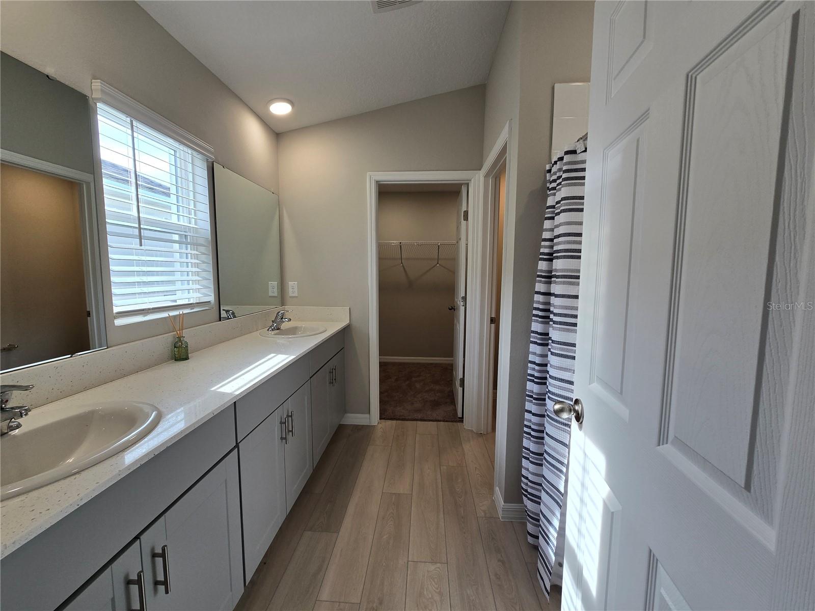 Image 16 of 36 For 2441 Oakwood Lane