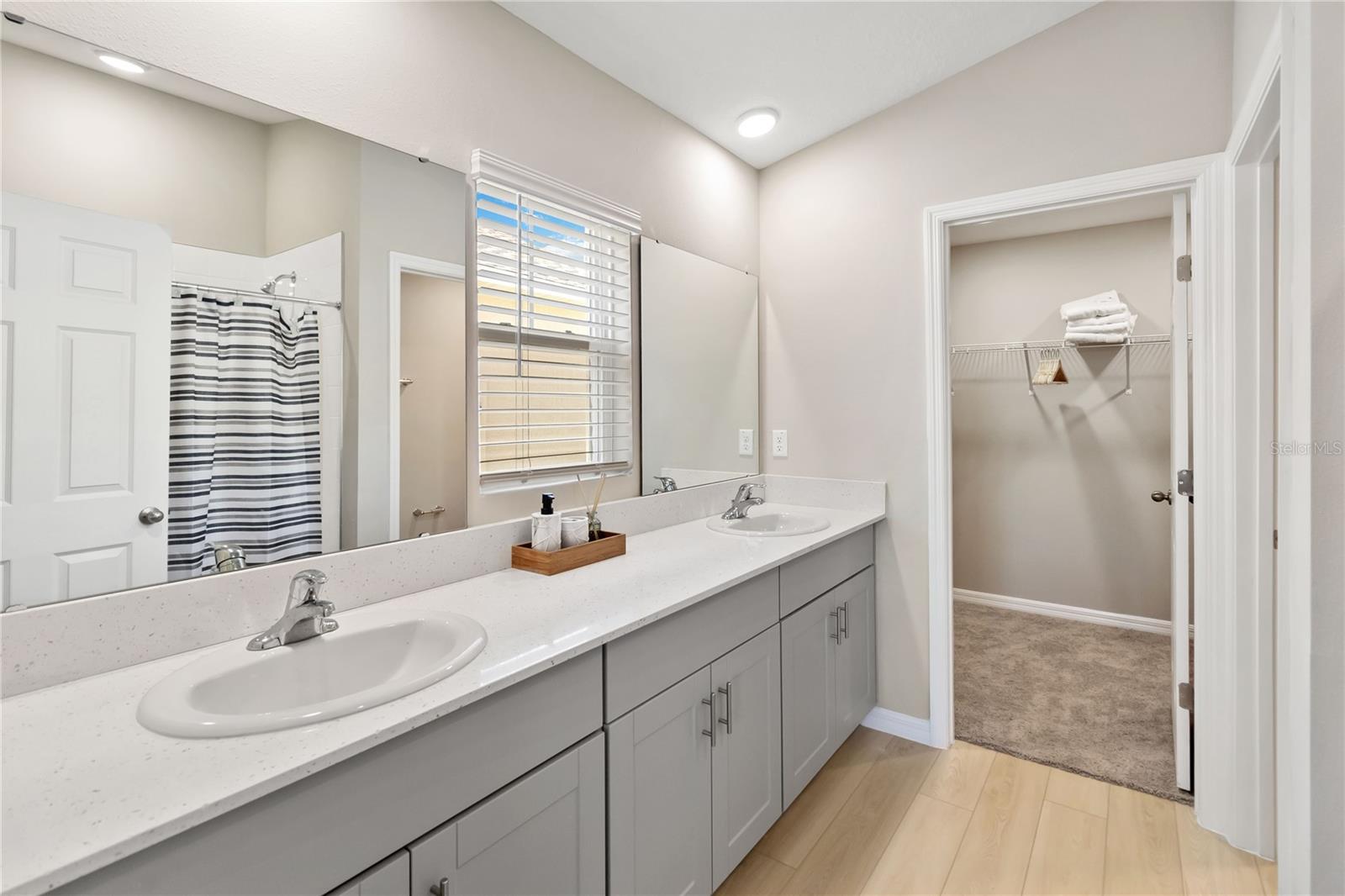 Image 17 of 36 For 2441 Oakwood Lane