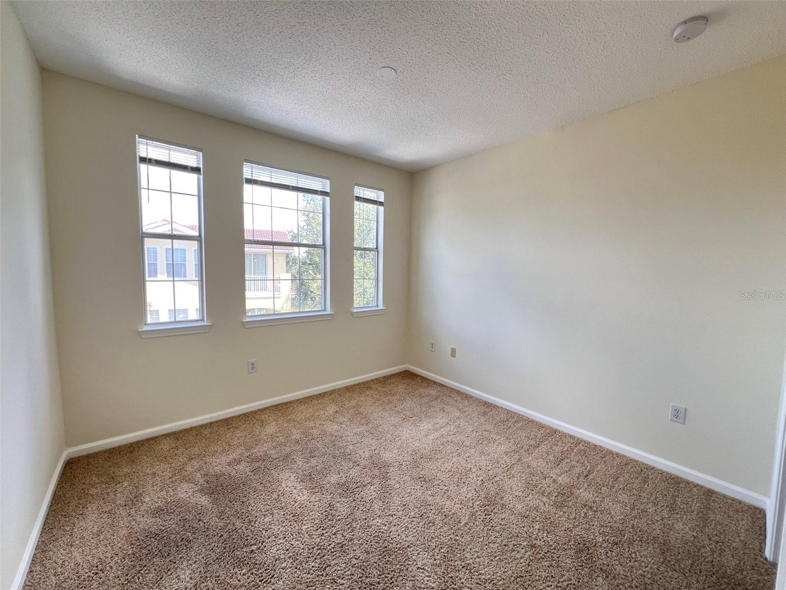 Image 21 of 37 For 12216 Wild Iris Way 110