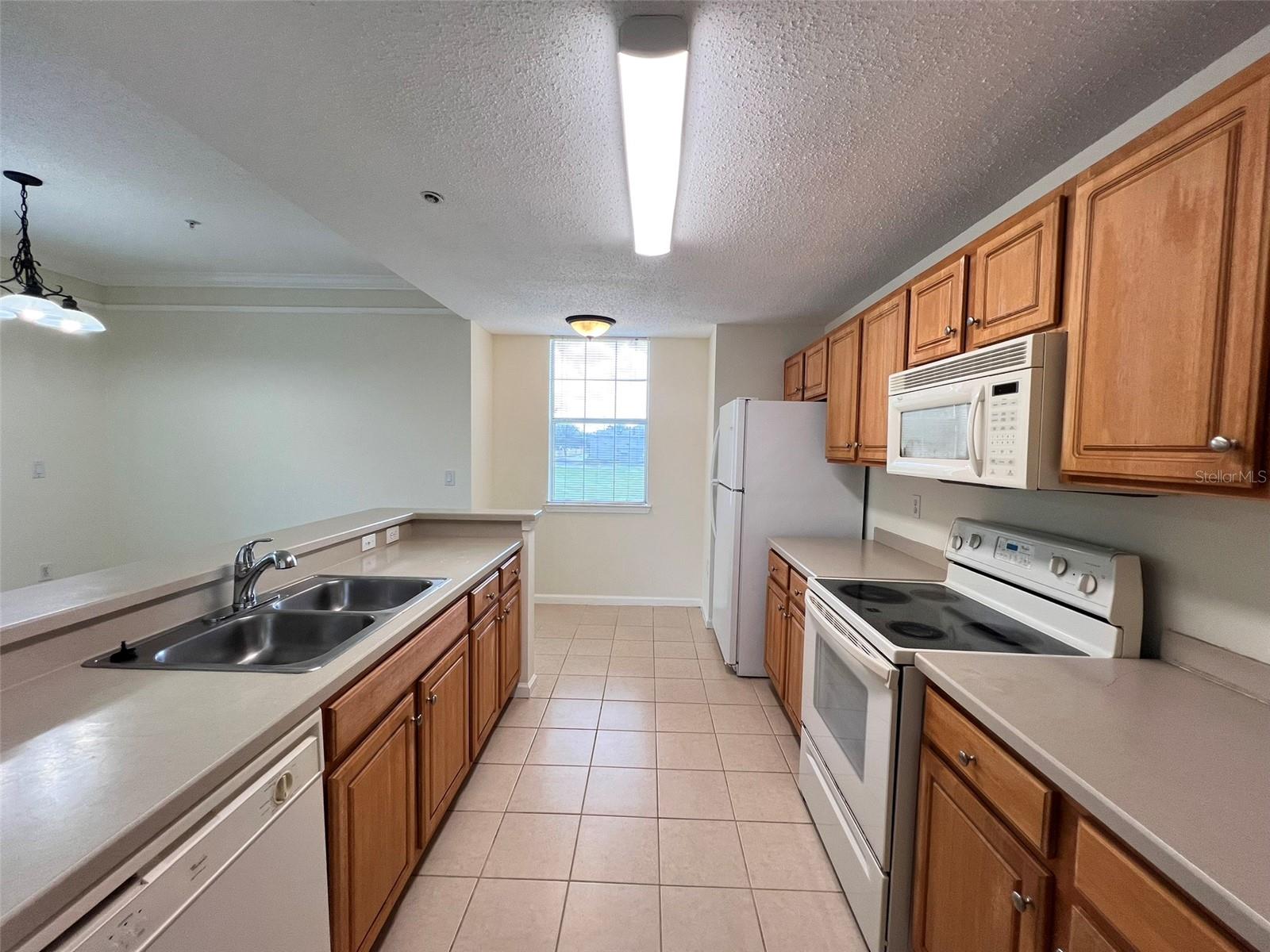 Image 9 of 37 For 12216 Wild Iris Way 110