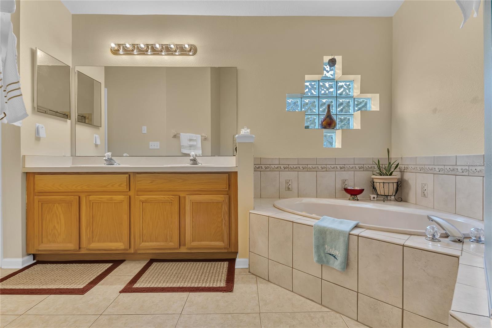 Image 16 of 25 For 13022 Falcon Ridge Drive