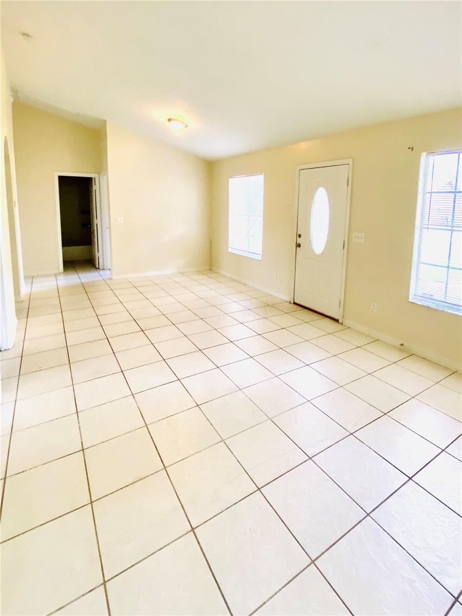 Image 4 of 13 For 6727 Magnolia Pointe Circle