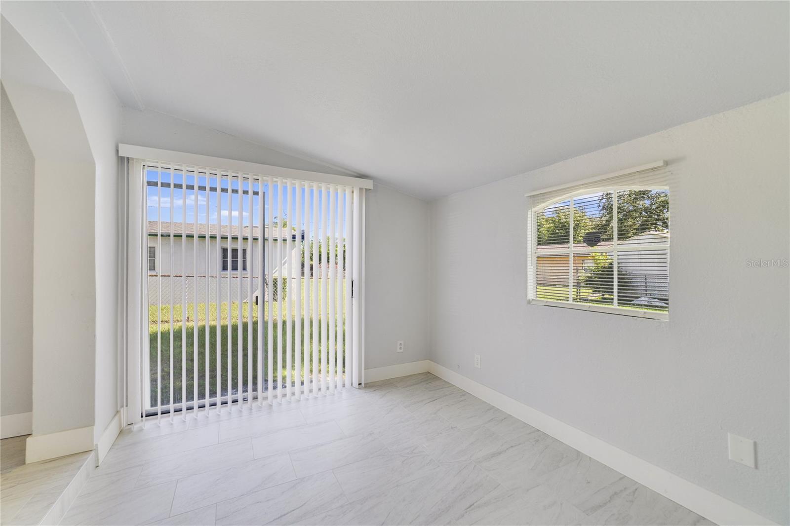 Image 12 of 23 For 2111 Mantilla Avenue