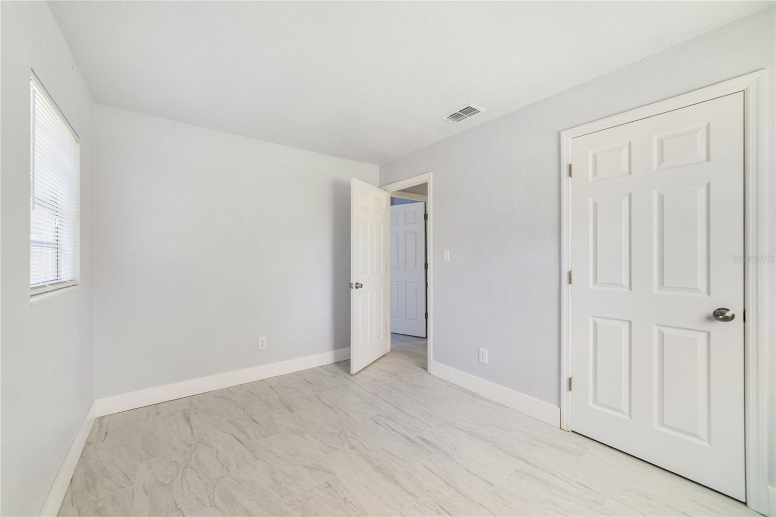 Image 13 of 23 For 2111 Mantilla Avenue