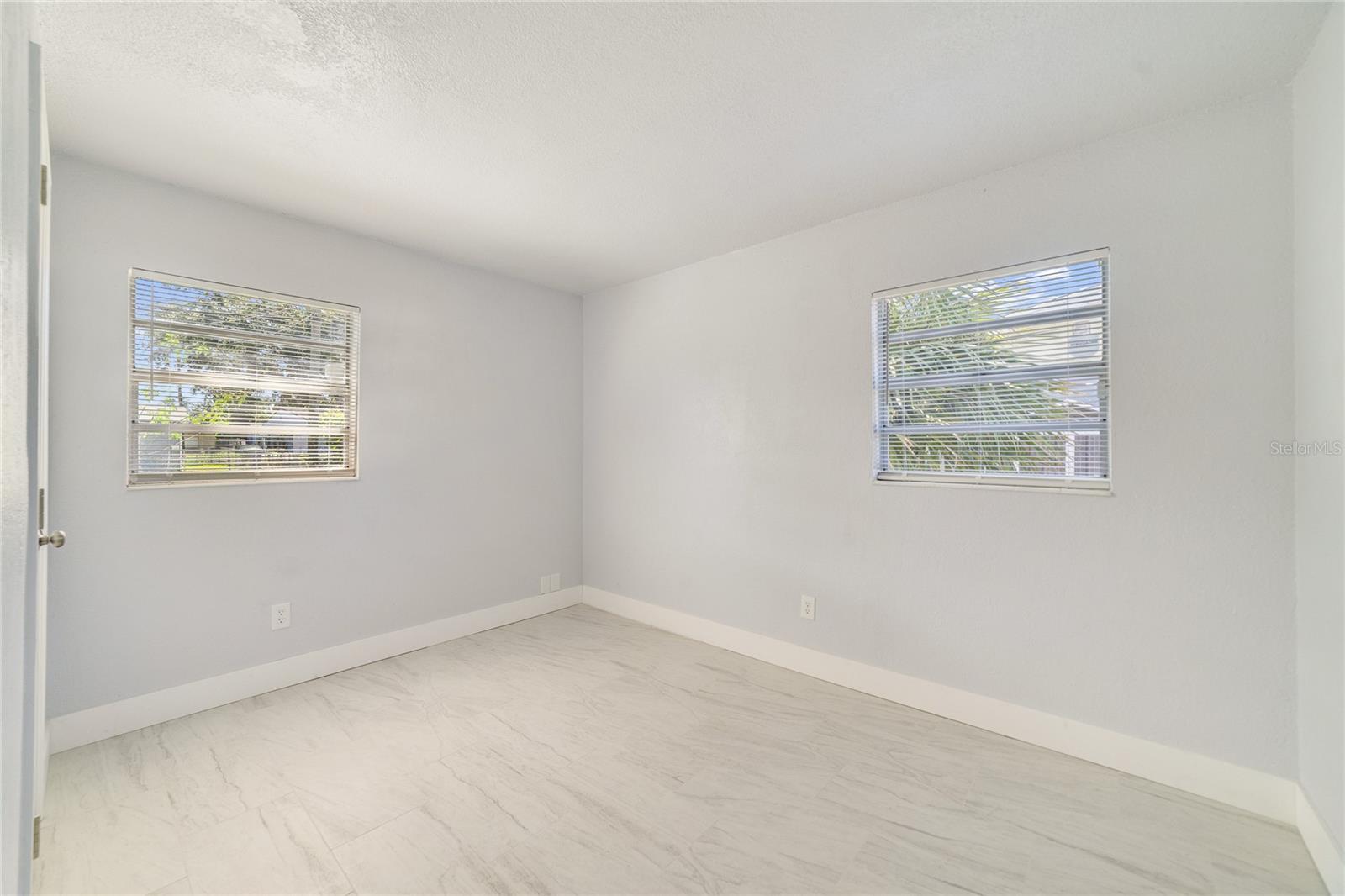 Image 15 of 23 For 2111 Mantilla Avenue