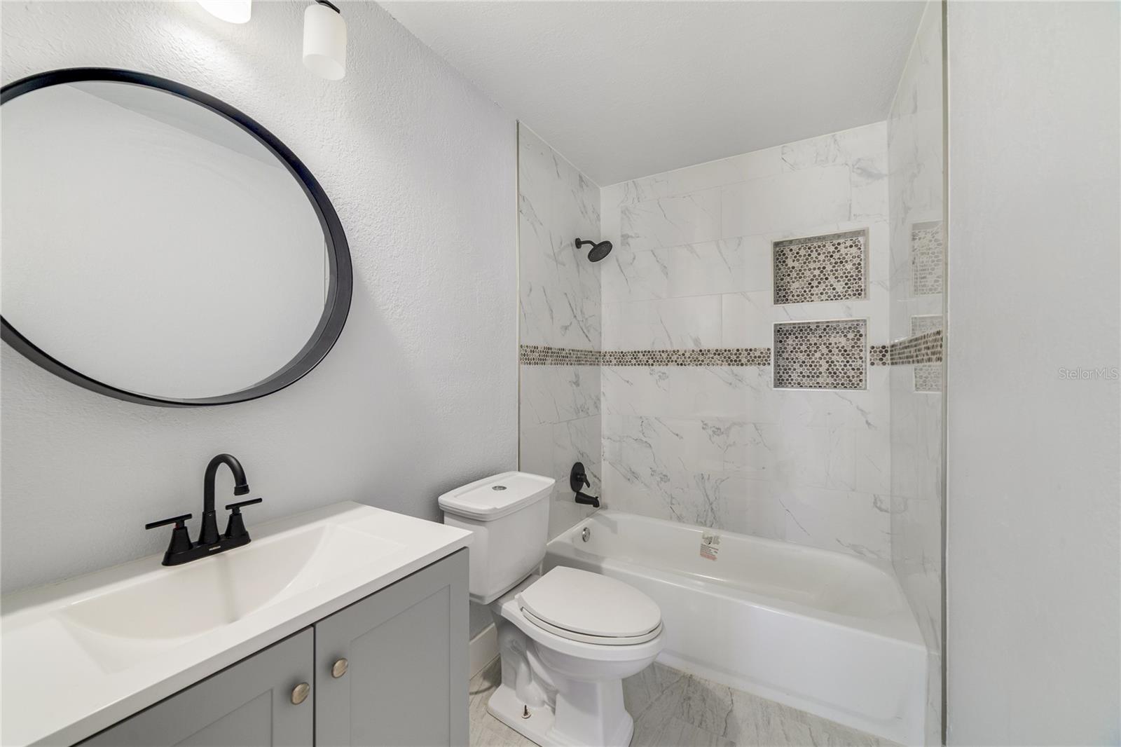 Image 19 of 23 For 2111 Mantilla Avenue