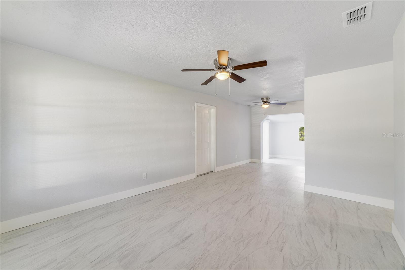 Image 7 of 23 For 2111 Mantilla Avenue