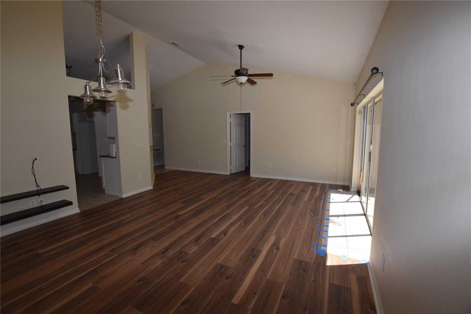 Image 11 of 39 For 302 Bridie Court