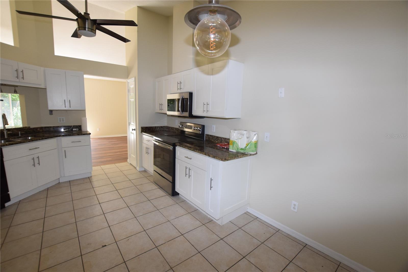 Image 15 of 39 For 302 Bridie Court