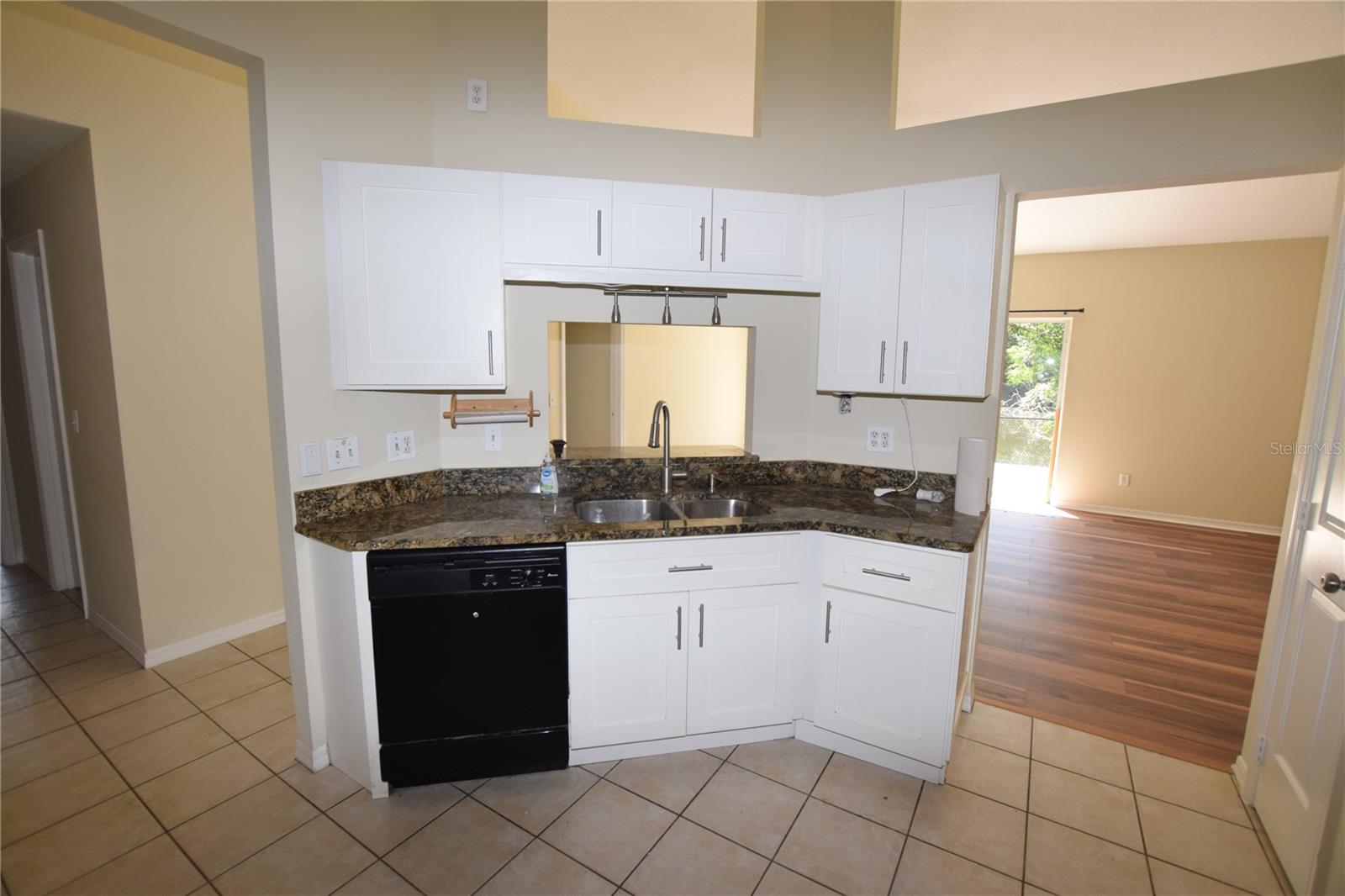 Image 17 of 39 For 302 Bridie Court