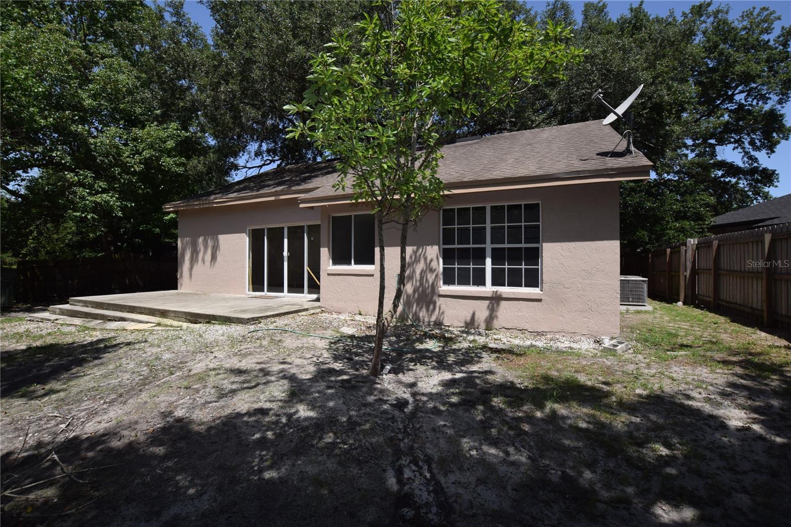 Image 8 of 39 For 302 Bridie Court