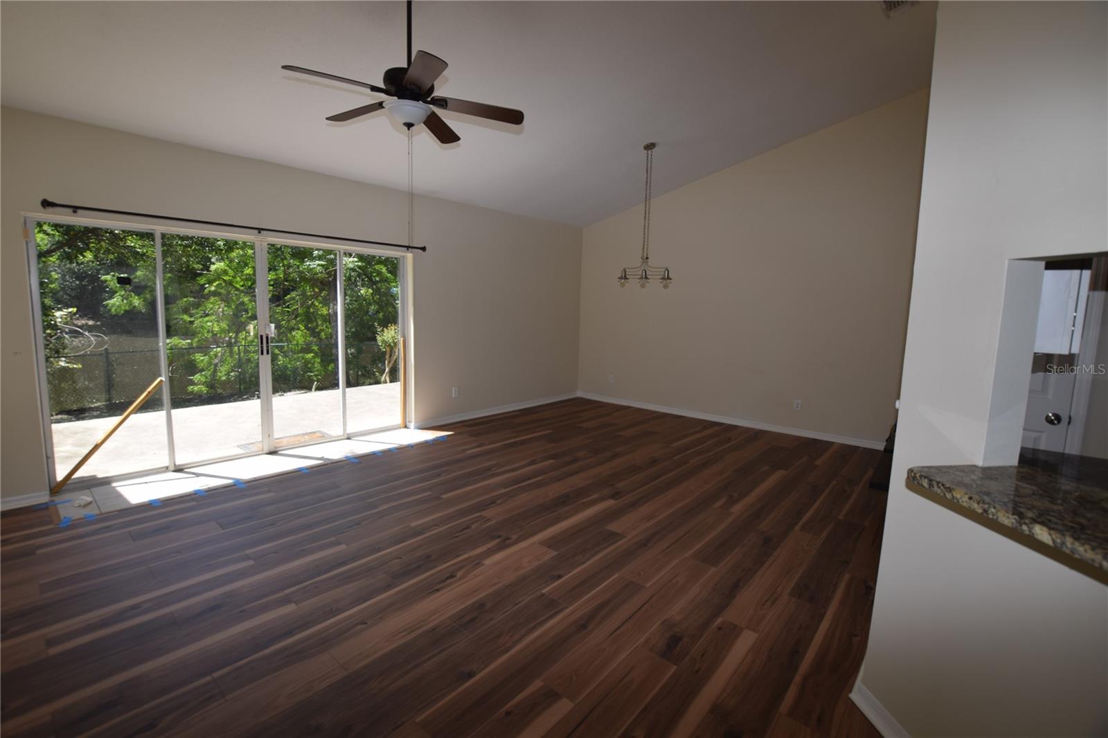 Image 9 of 39 For 302 Bridie Court