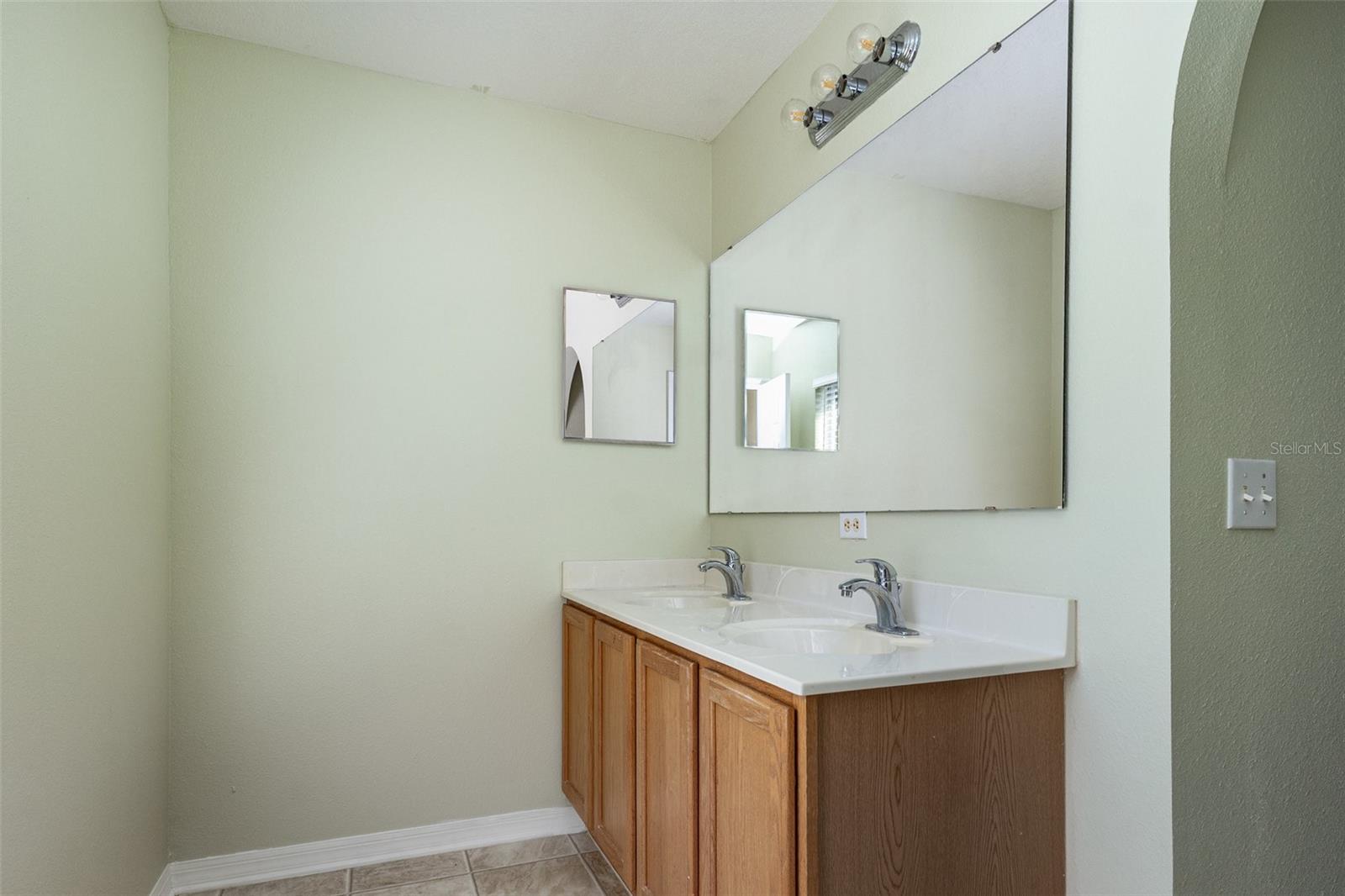 Image 16 of 28 For 104 Richmar Avenue