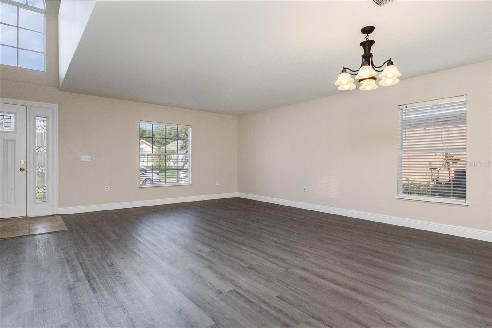 Image 6 of 28 For 104 Richmar Avenue