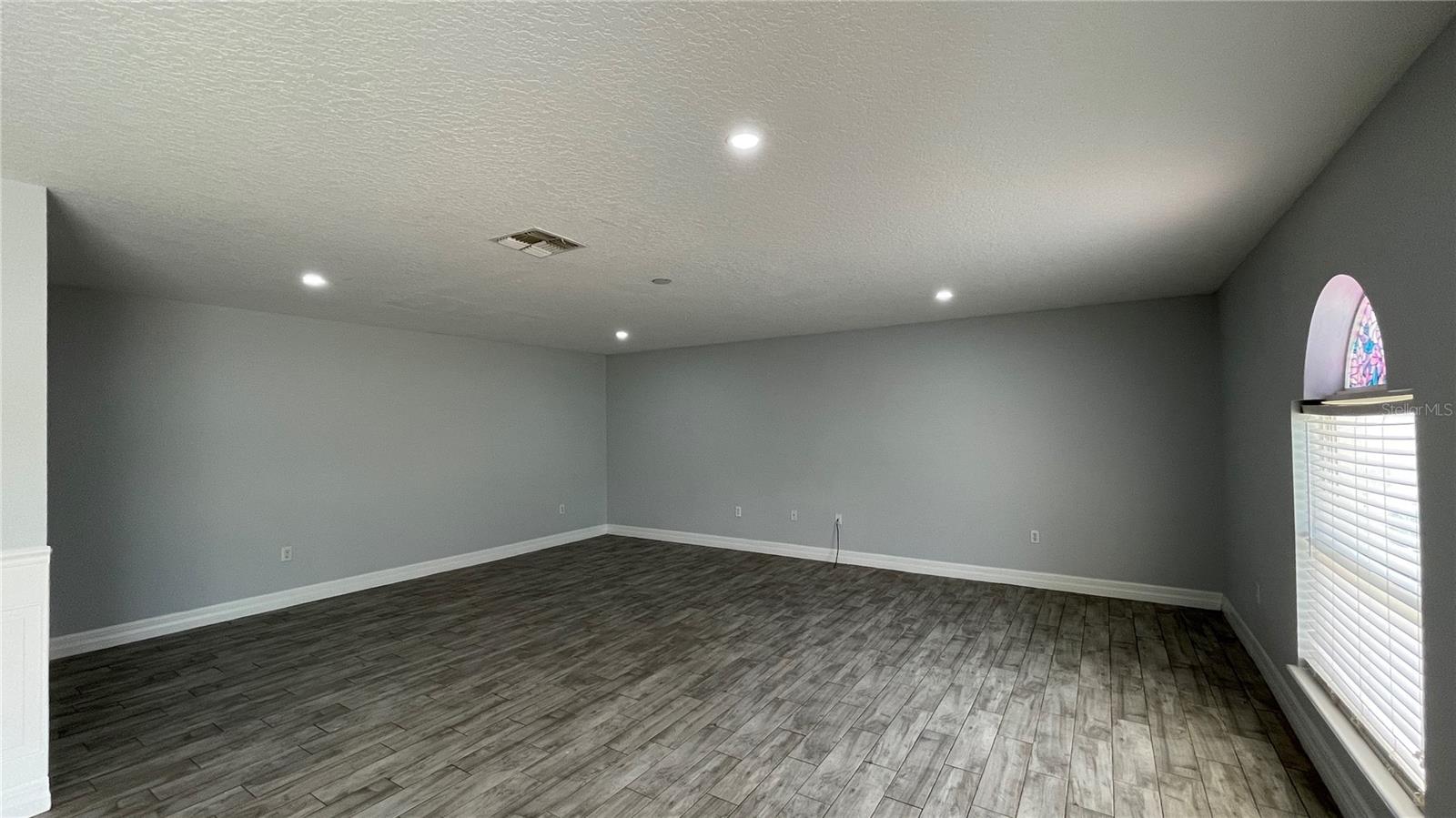 Image 12 of 62 For 205 Jocelyn Drive
