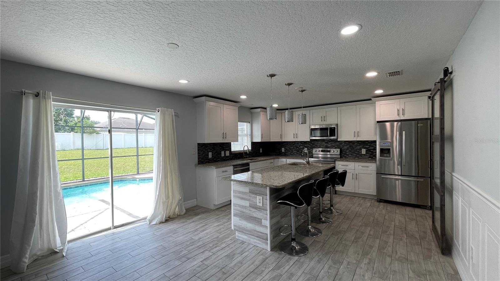 Image 16 of 62 For 205 Jocelyn Drive