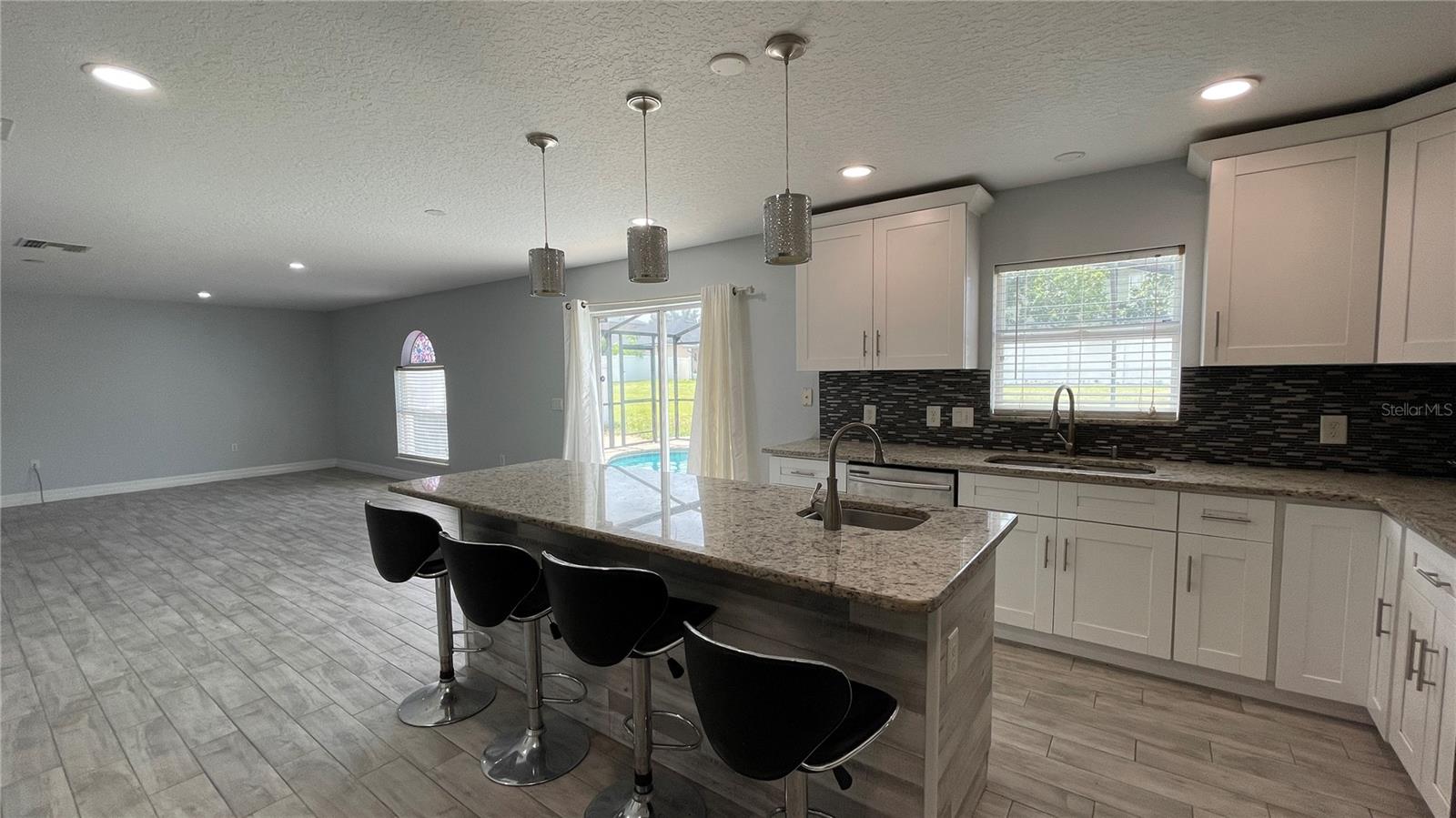 Image 17 of 62 For 205 Jocelyn Drive
