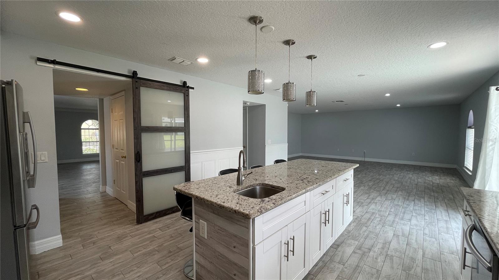 Image 18 of 62 For 205 Jocelyn Drive