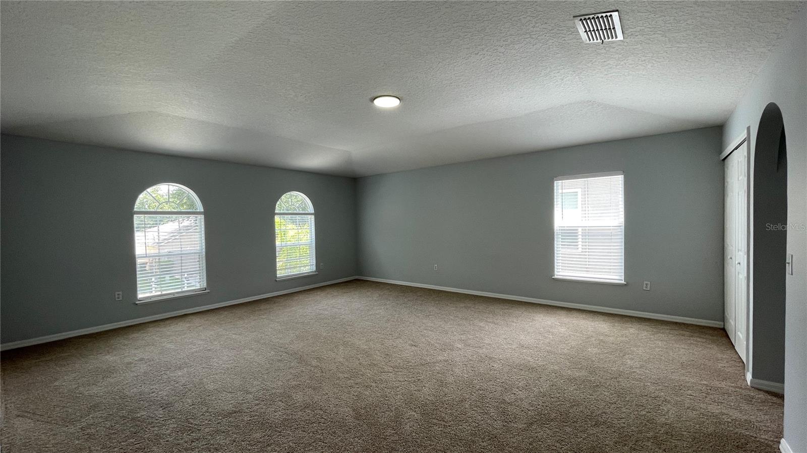 Image 30 of 62 For 205 Jocelyn Drive