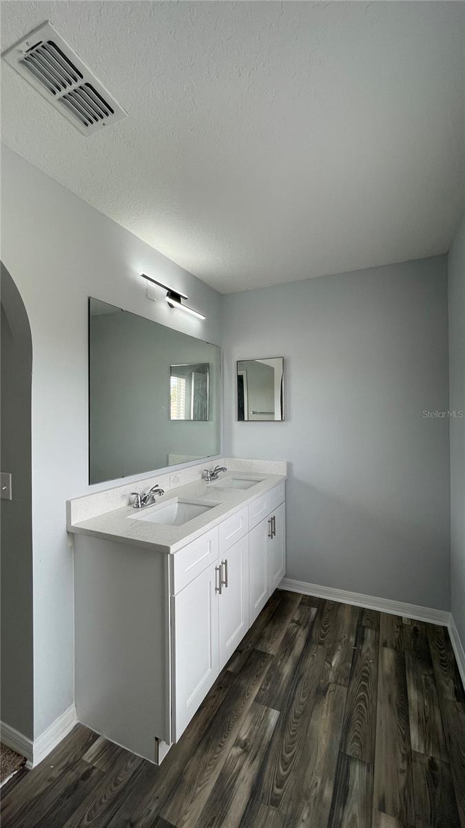 Image 39 of 62 For 205 Jocelyn Drive