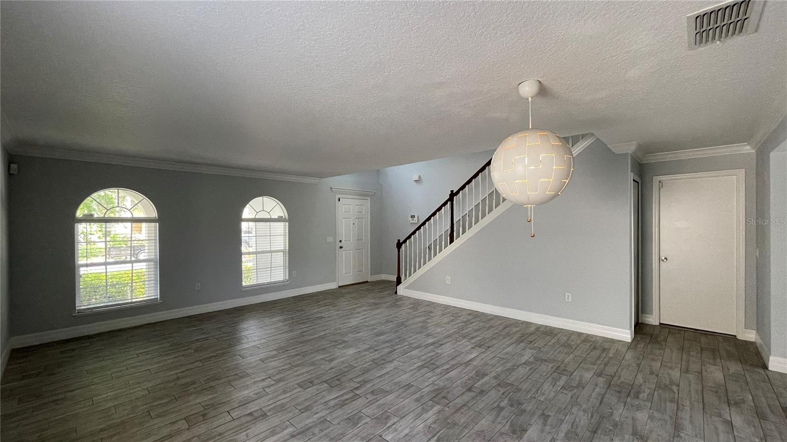 Image 8 of 62 For 205 Jocelyn Drive