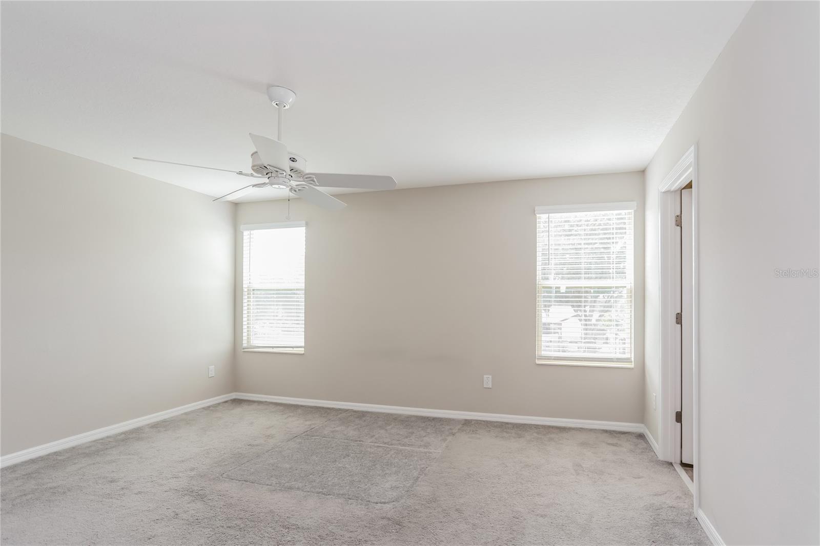 Listing photo id 4 for 10254 Carloway Hills Drive