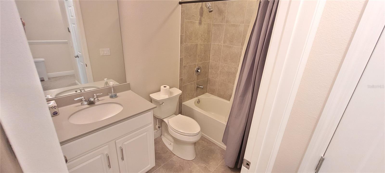 Image 12 of 28 For 8084 Glenlloyd Avenue