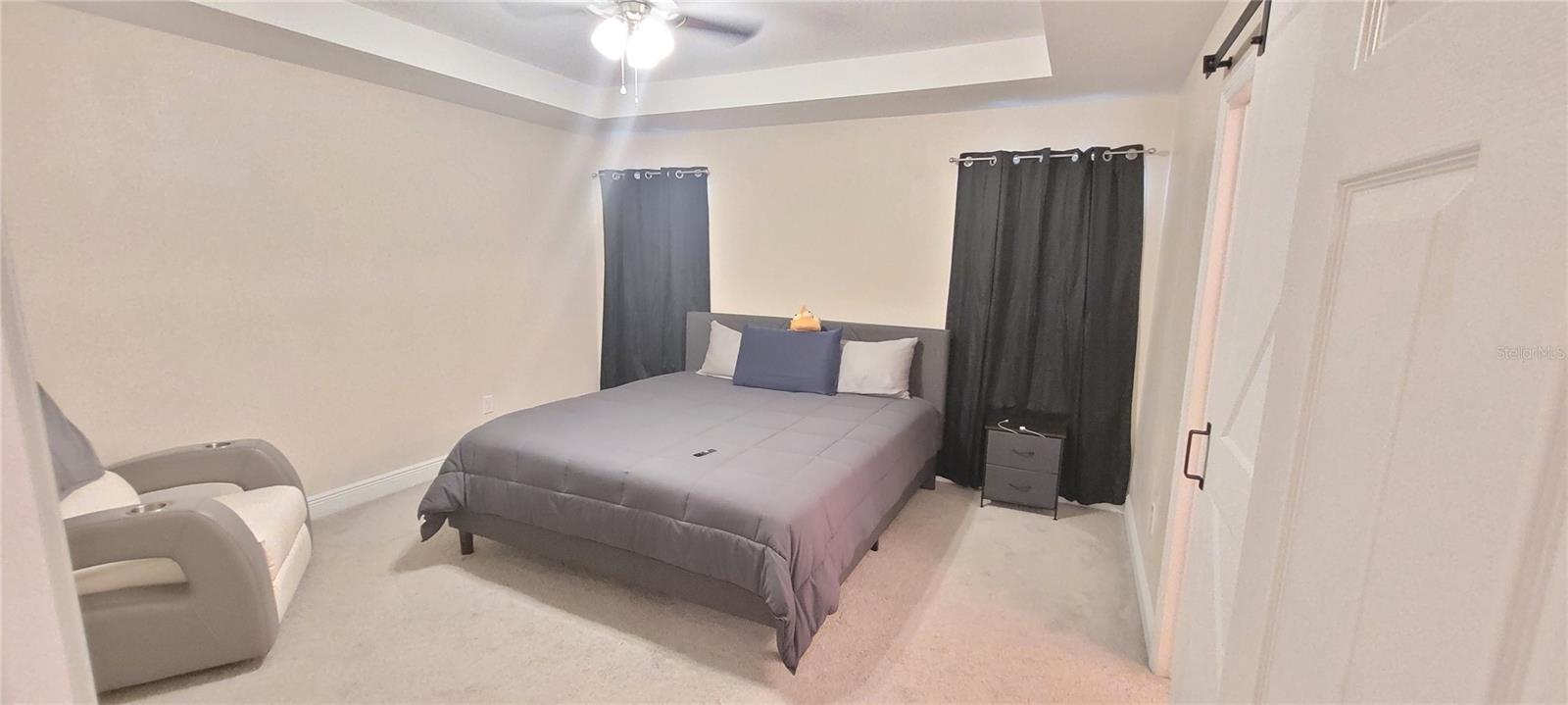 Image 8 of 28 For 8084 Glenlloyd Avenue