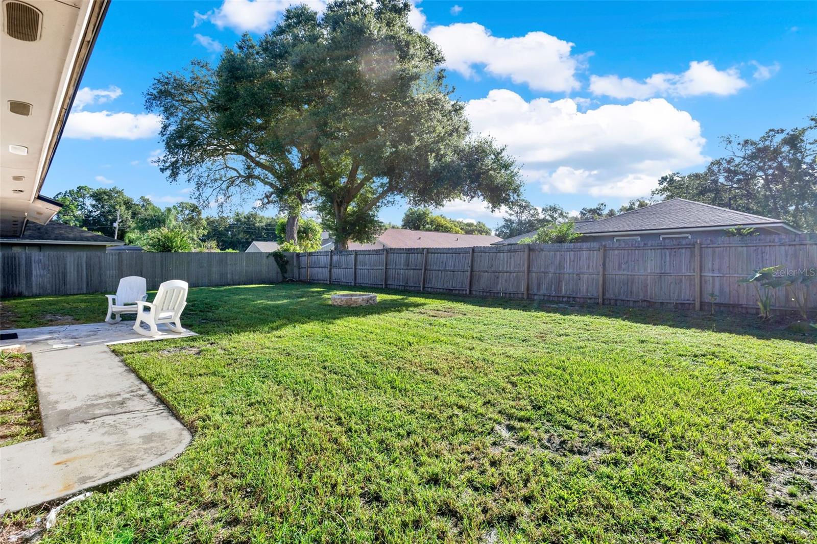 Image 18 of 20 For 205 Twelve League Circle