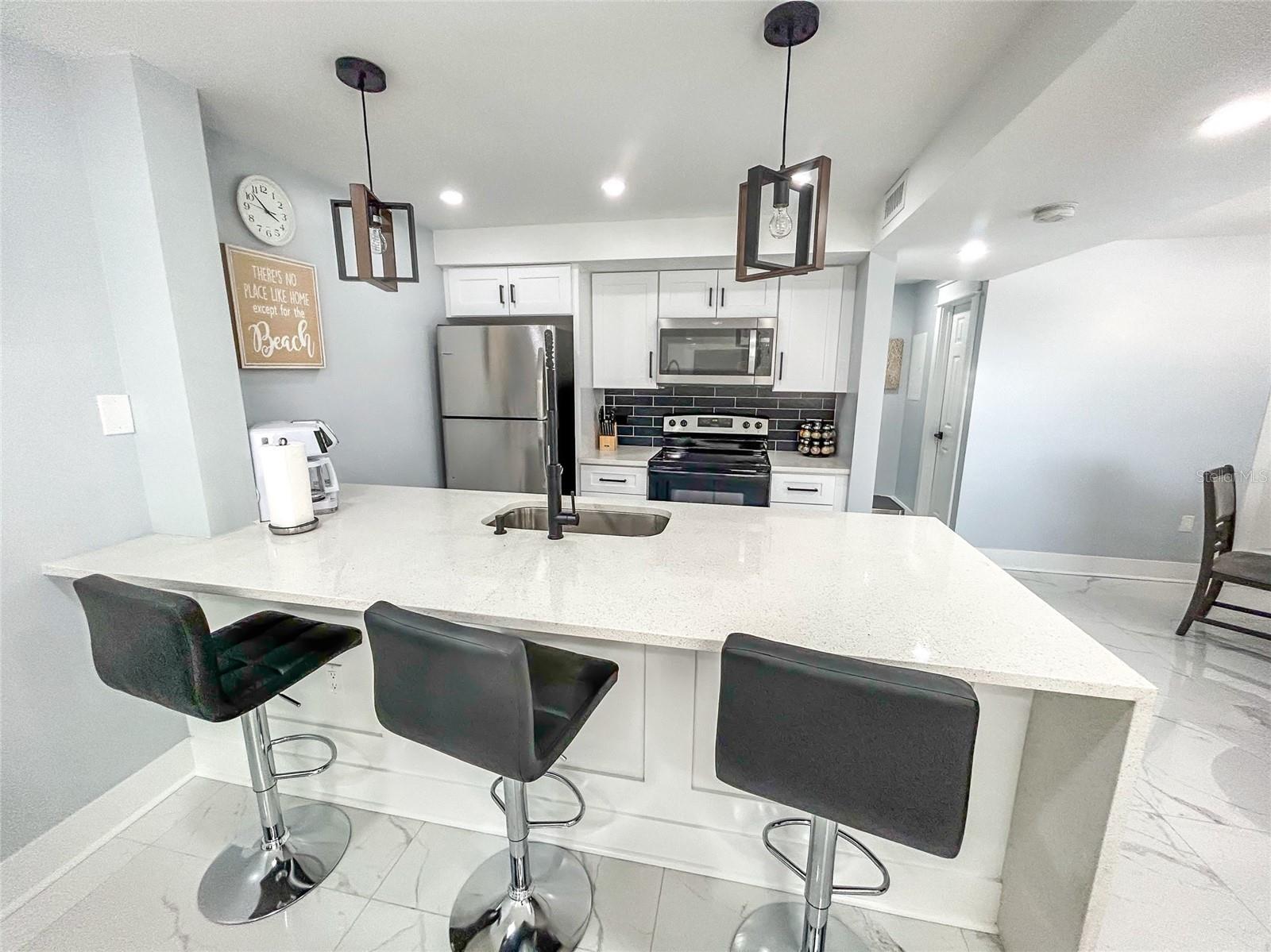 Image 4 of 18 For 315 Medallion Boulevard F