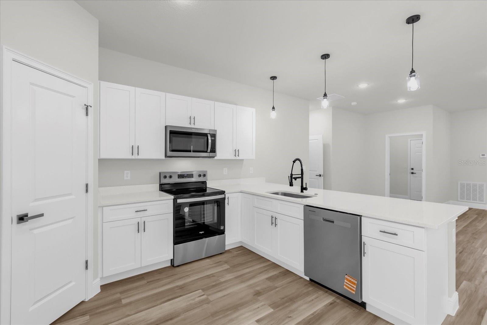 Image 10 of 33 For 13590 40 Circle