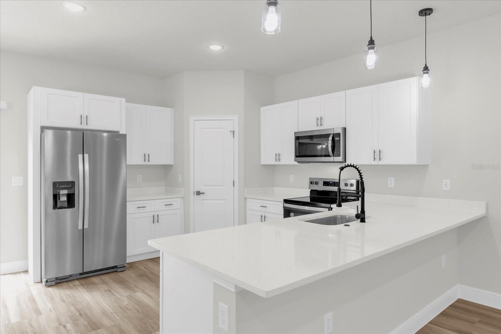 Image 11 of 33 For 13590 40 Circle