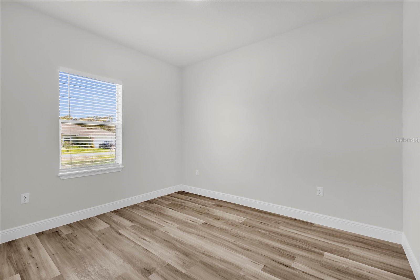 Image 14 of 33 For 13590 40 Circle