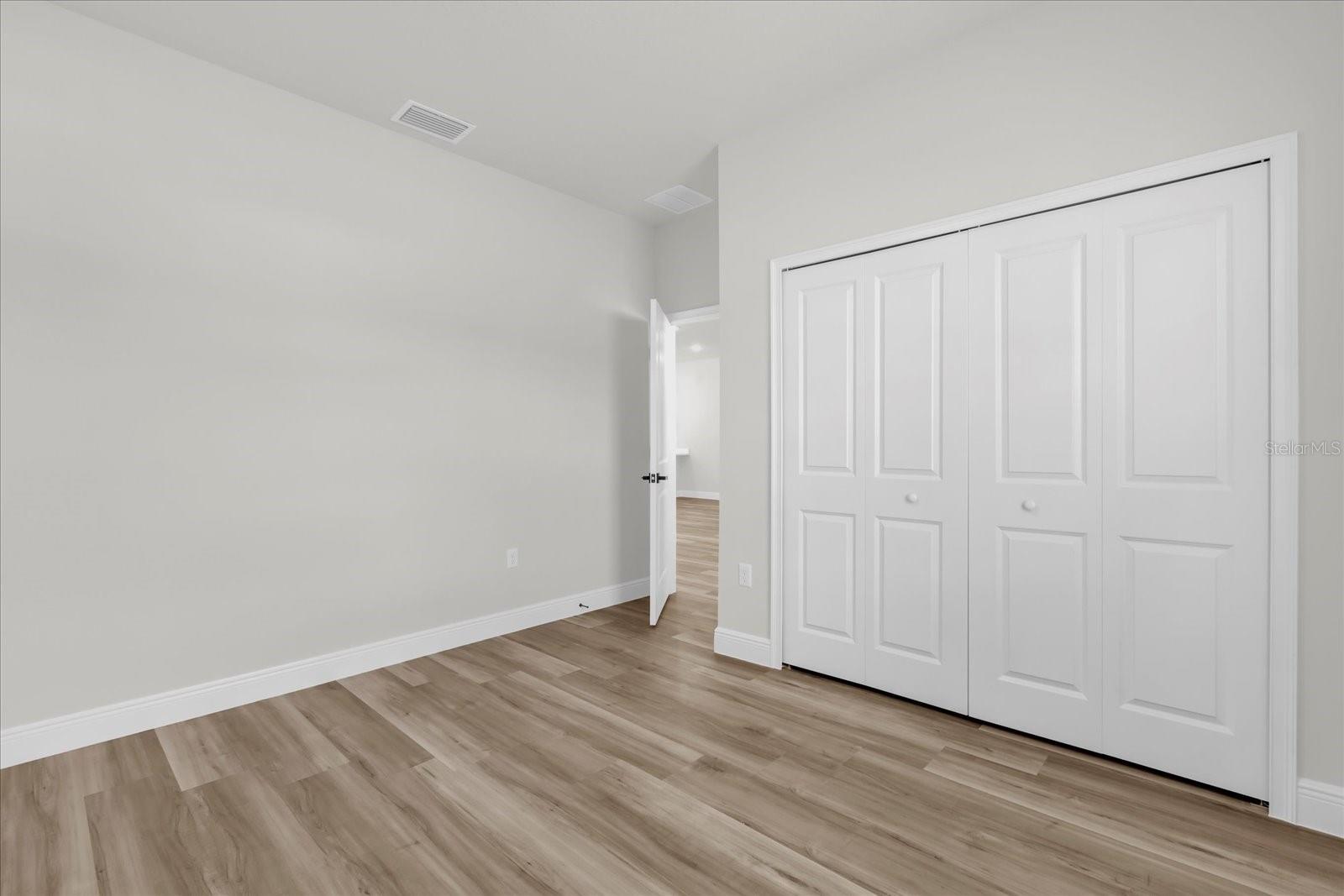 Image 15 of 33 For 13590 40 Circle