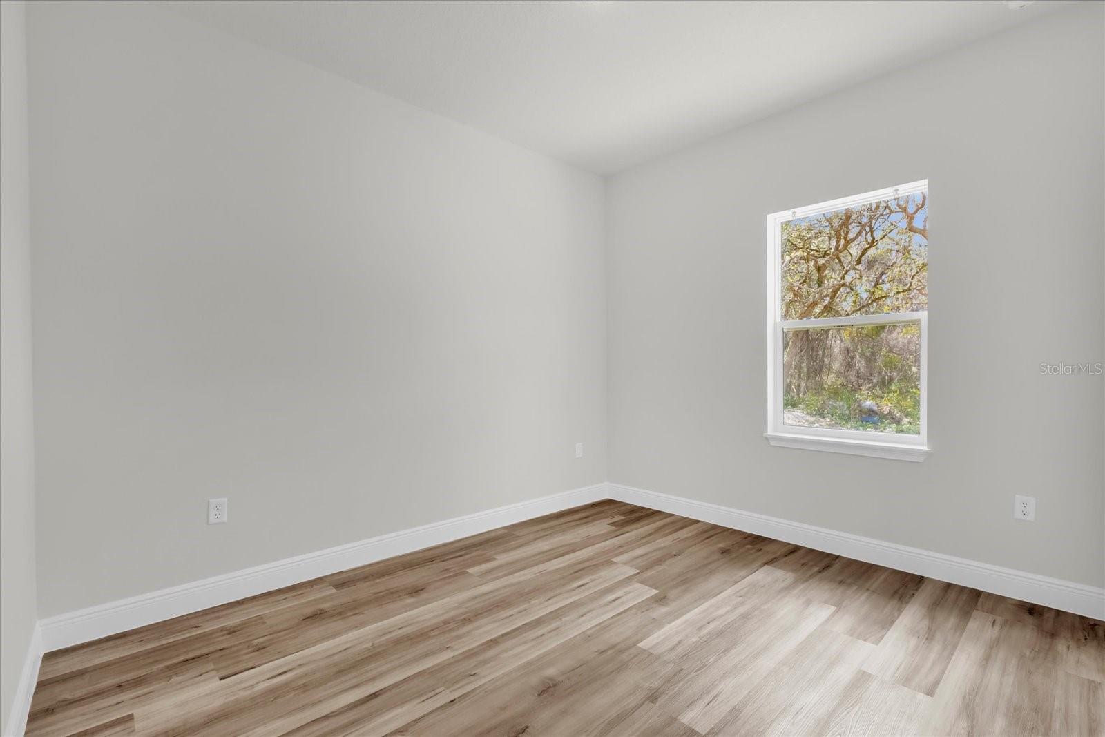 Image 19 of 33 For 13590 40 Circle