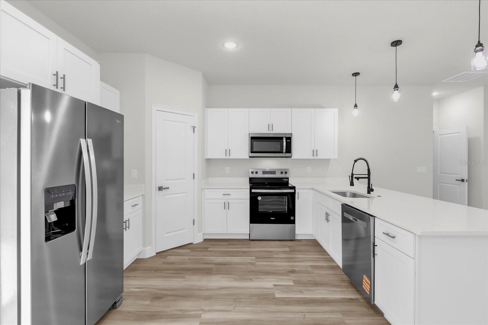 Image 8 of 33 For 13590 40 Circle