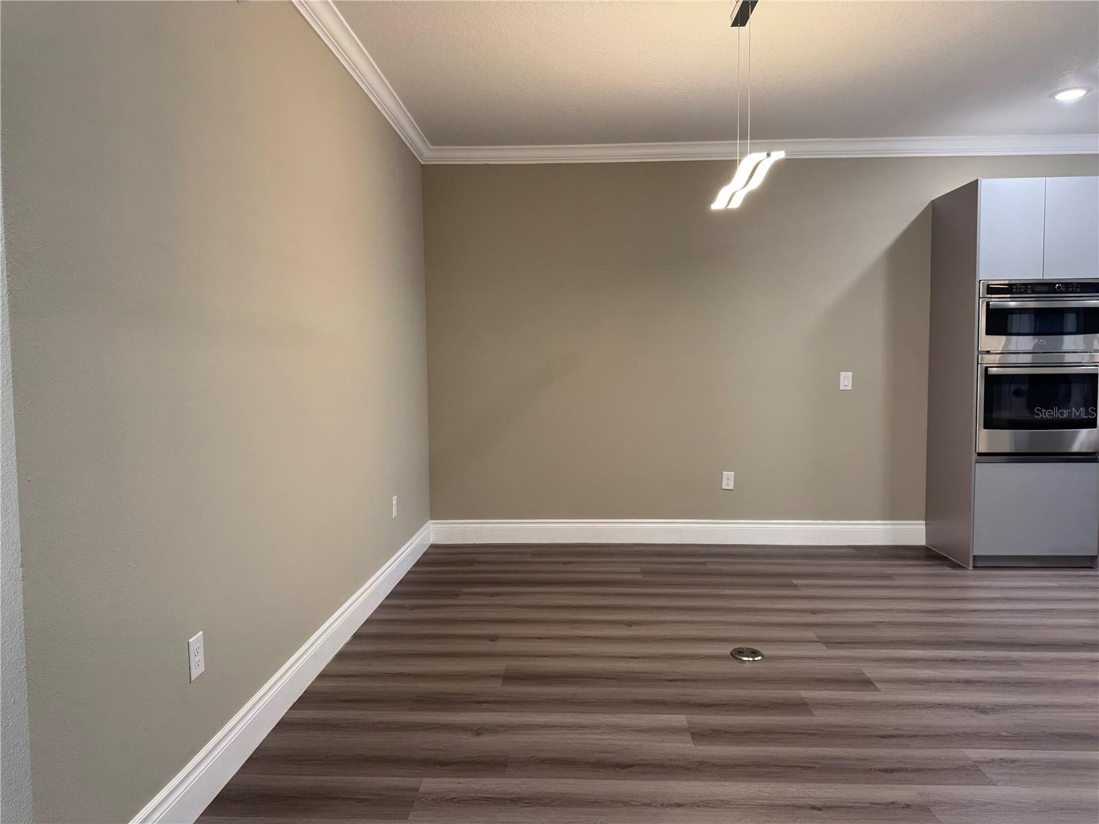Image 7 of 67 For 2012 Greenbriar Terrace