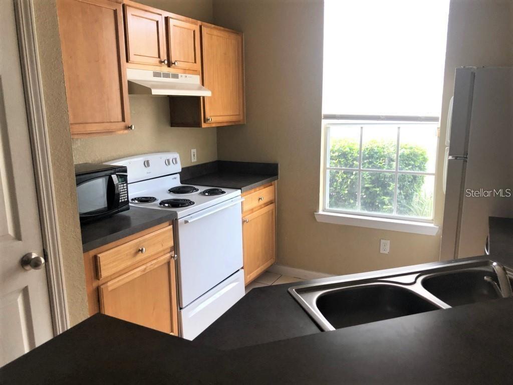 Image 5 of 8 For 9093 Lee Vista Boulevard 901