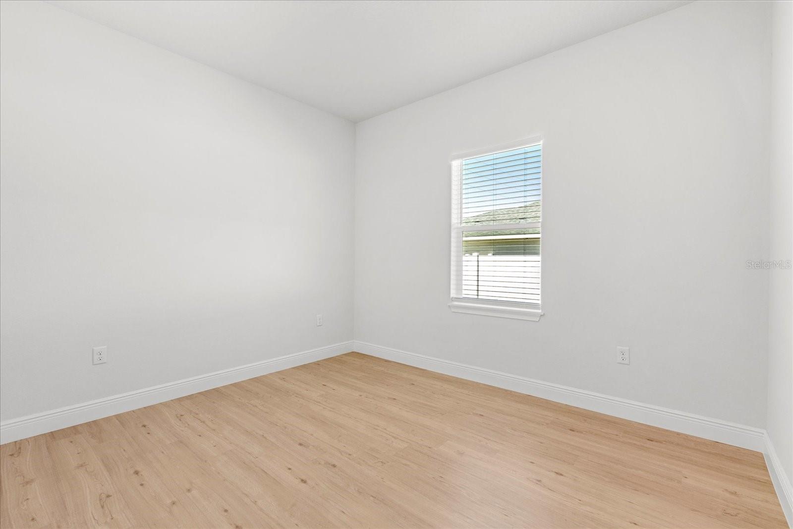 Image 13 of 30 For 13835 47 Circle