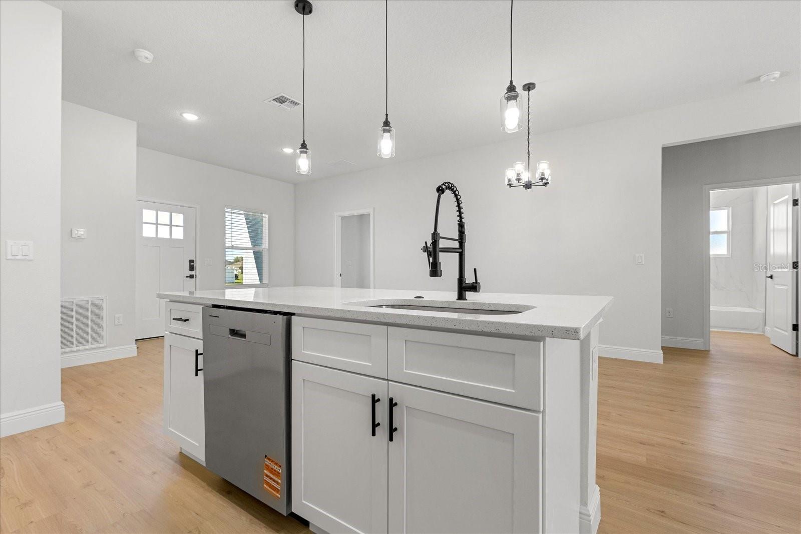 Image 7 of 30 For 13835 47 Circle