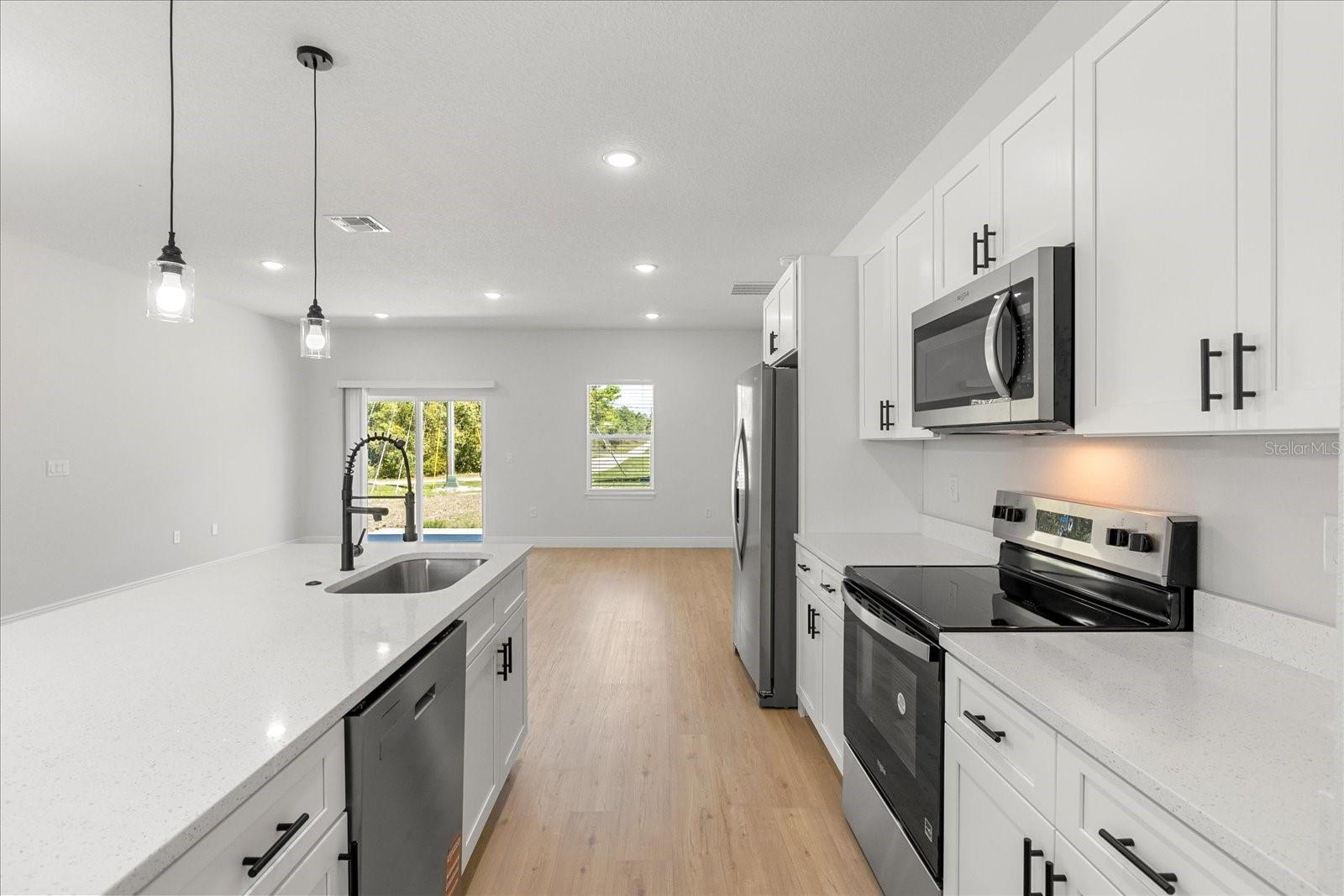 Image 9 of 30 For 13835 47 Circle
