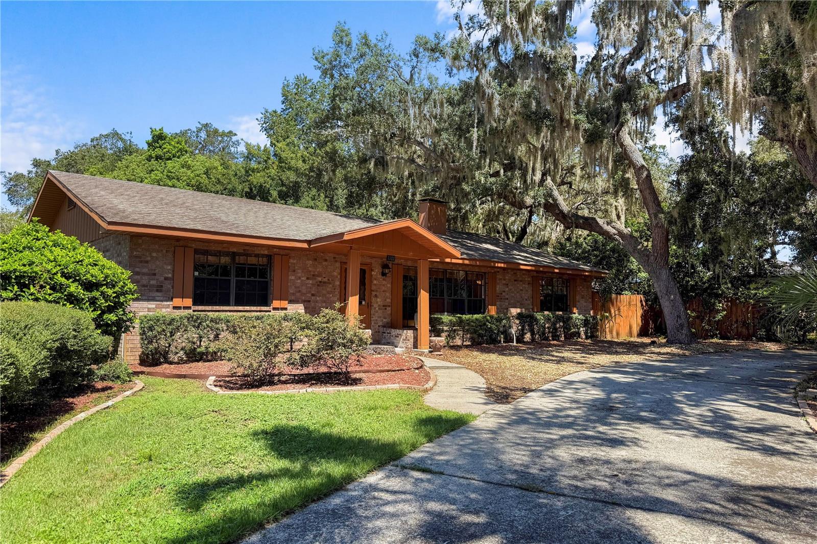 Details for 1101 Valencia Avenue, HOWEY IN THE HILLS, FL 34737
