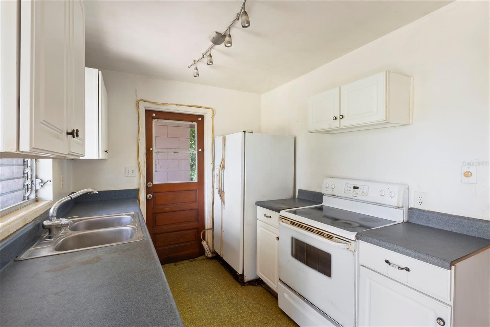 Image 4 of 17 For 5112 Cliveden Drive