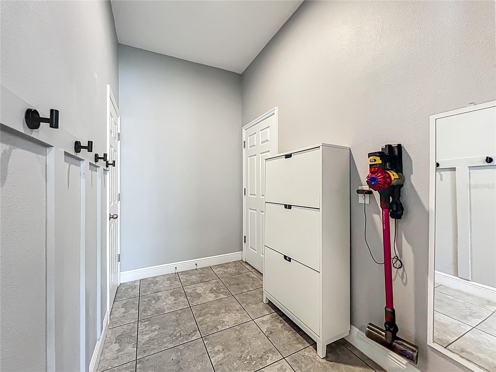 Image 15 of 100 For 1070 Grand Hilltop Drive